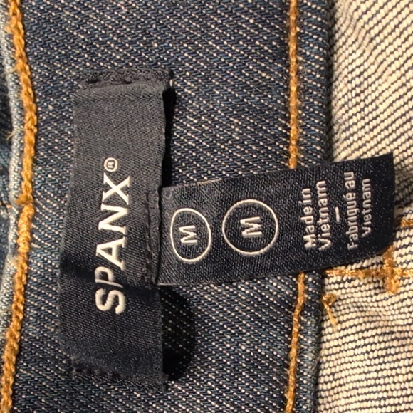 SPANX SPANXshape Everywear Flare Jeans in Authentic Blue Size Medium - Picture 8 of 13